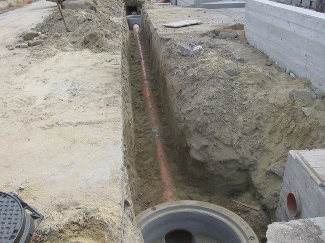 Felszín alatti hígtrágya, és csurgalék elvezető csatorna építési munkálatai